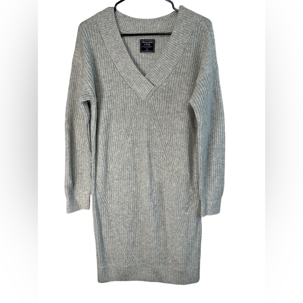 Abercrombie & Fitch Light Gray V-Neck Sweater